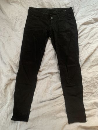 Guess Skinny Jeans Damen Gr. 28/32 Schwarz