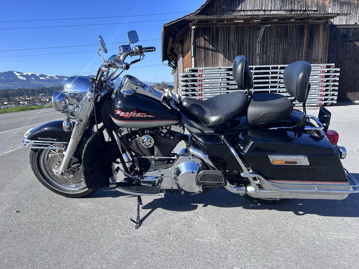 Harley-Davidson Touring: Harley Davidson – Usato da Wald ZH venduto da Landgraf