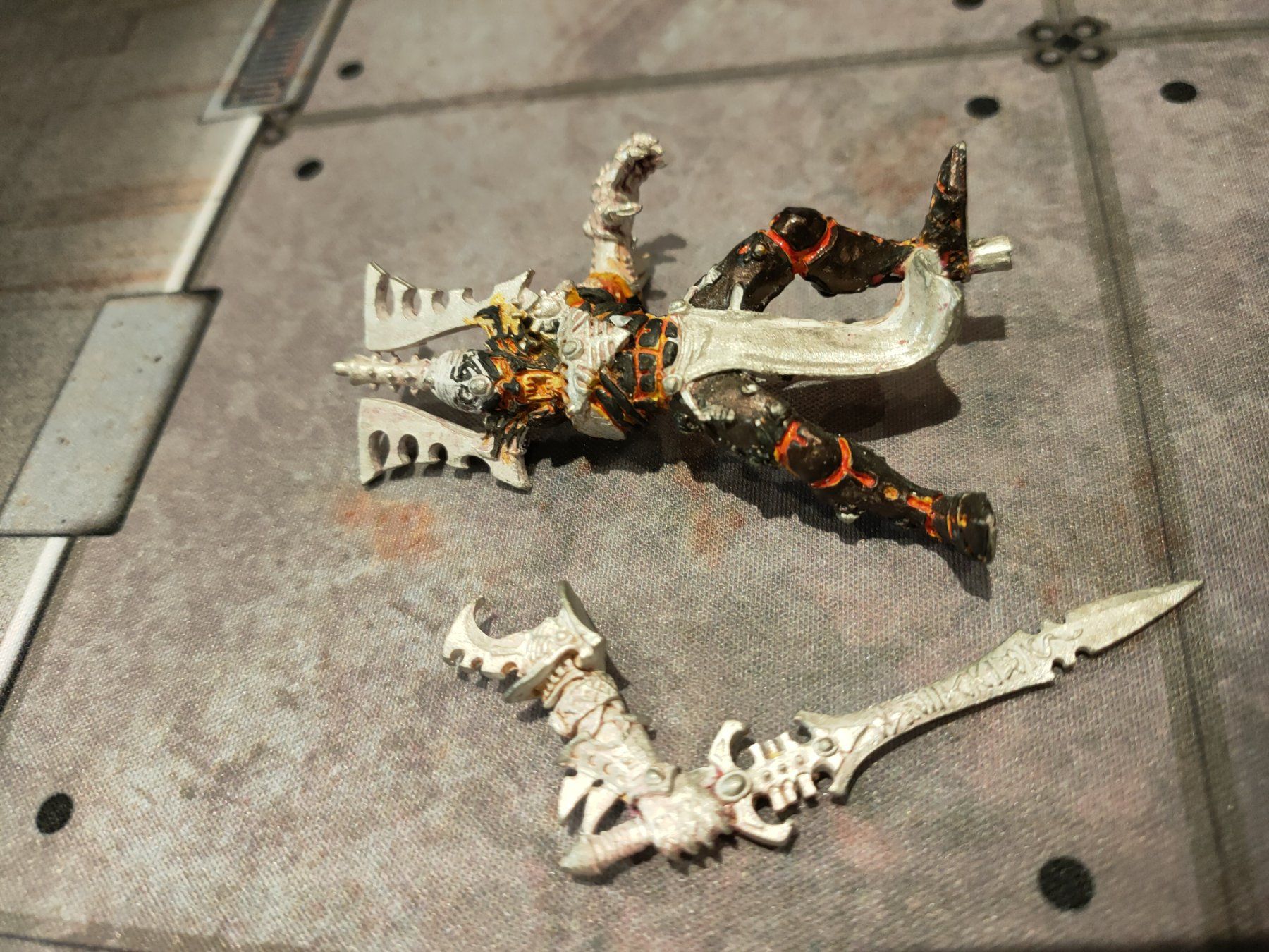 Kit di modellismo & Modellini statici: Avatar Aeldari, Eldar, Warhammer 40k – Usato da Baden venduto da Araneus