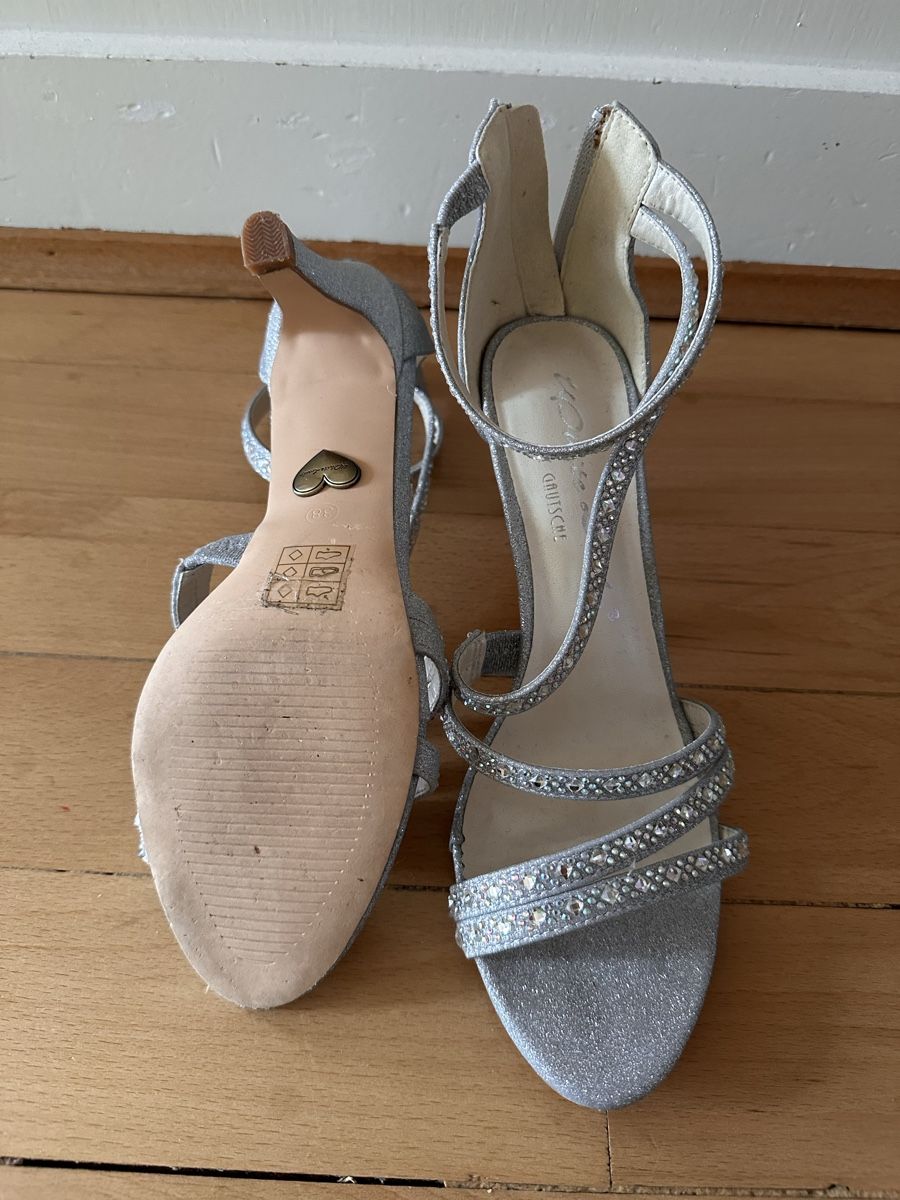 Scarpe da donna: Absatzschuhe mit Glitzer/ White Lady by Gautsche – Usato da Castrisch venduto da Vali-19 2