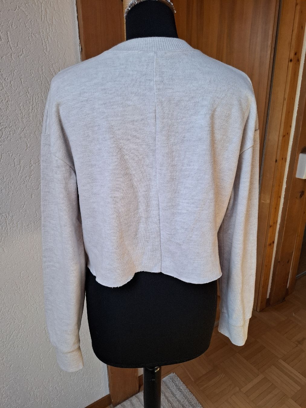 Maglioni & Felpe: Oversize Sweatshirt Gr. M Crop Schnitt Hellgrau Basic 6000 – Usato da Vinelz venduto da sonnenmond77 5