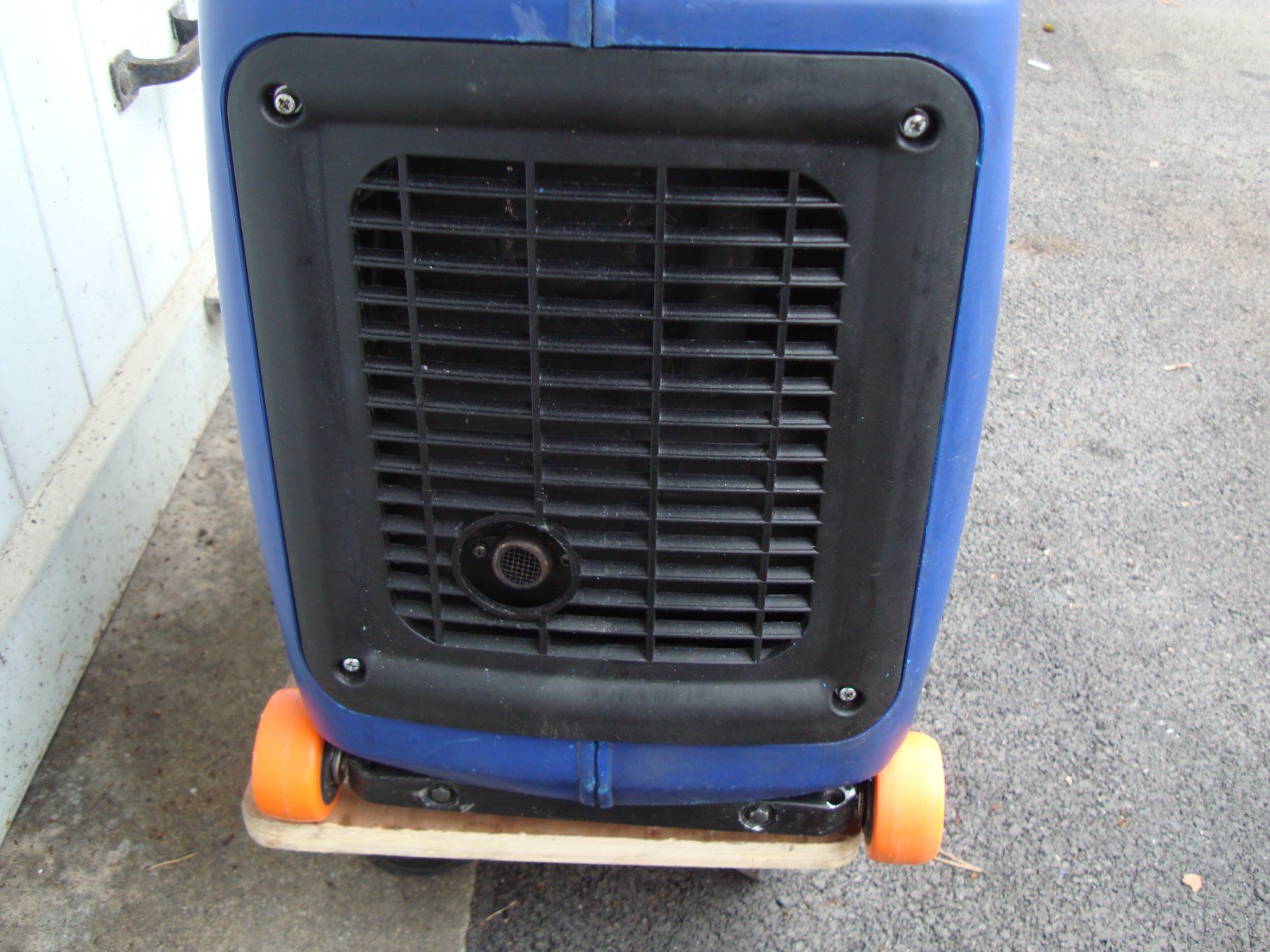 Generatori di corrente: Stromgenerator, DENQBAR mit Inverter und Starter – Usato da Zürich venduto da Kazanlak 2