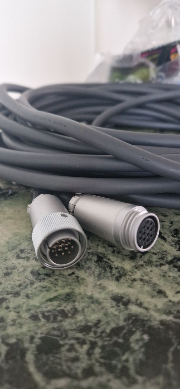 Mogami Kabel: Câble audio Mogami 12 broches – Neu (gemäss Beschreibung) aus Le Landeron von Isotoxin