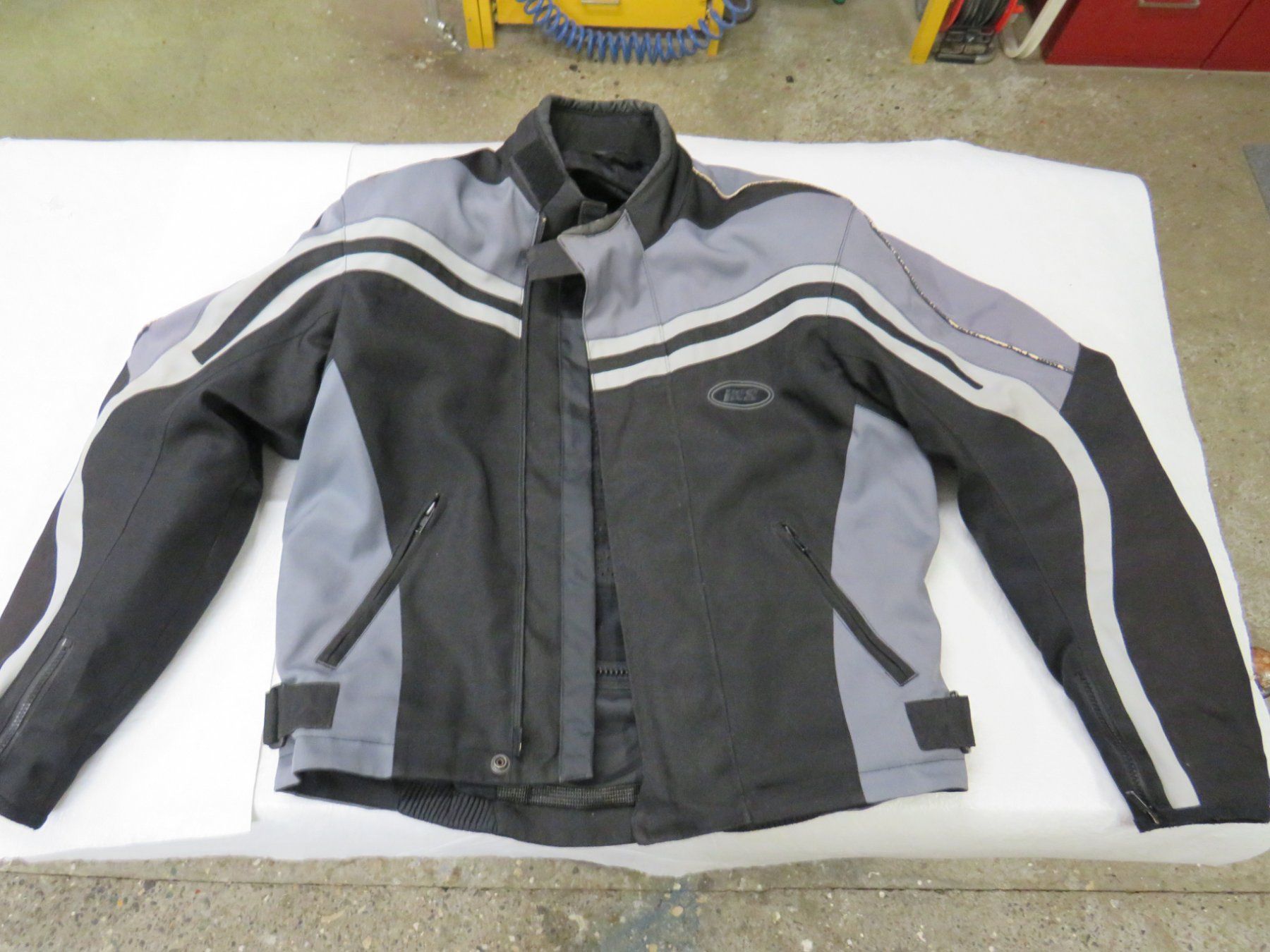 IXS Giacche: Motorrad Jacke IXS – Usato da Küttigen venduto da Rawlings