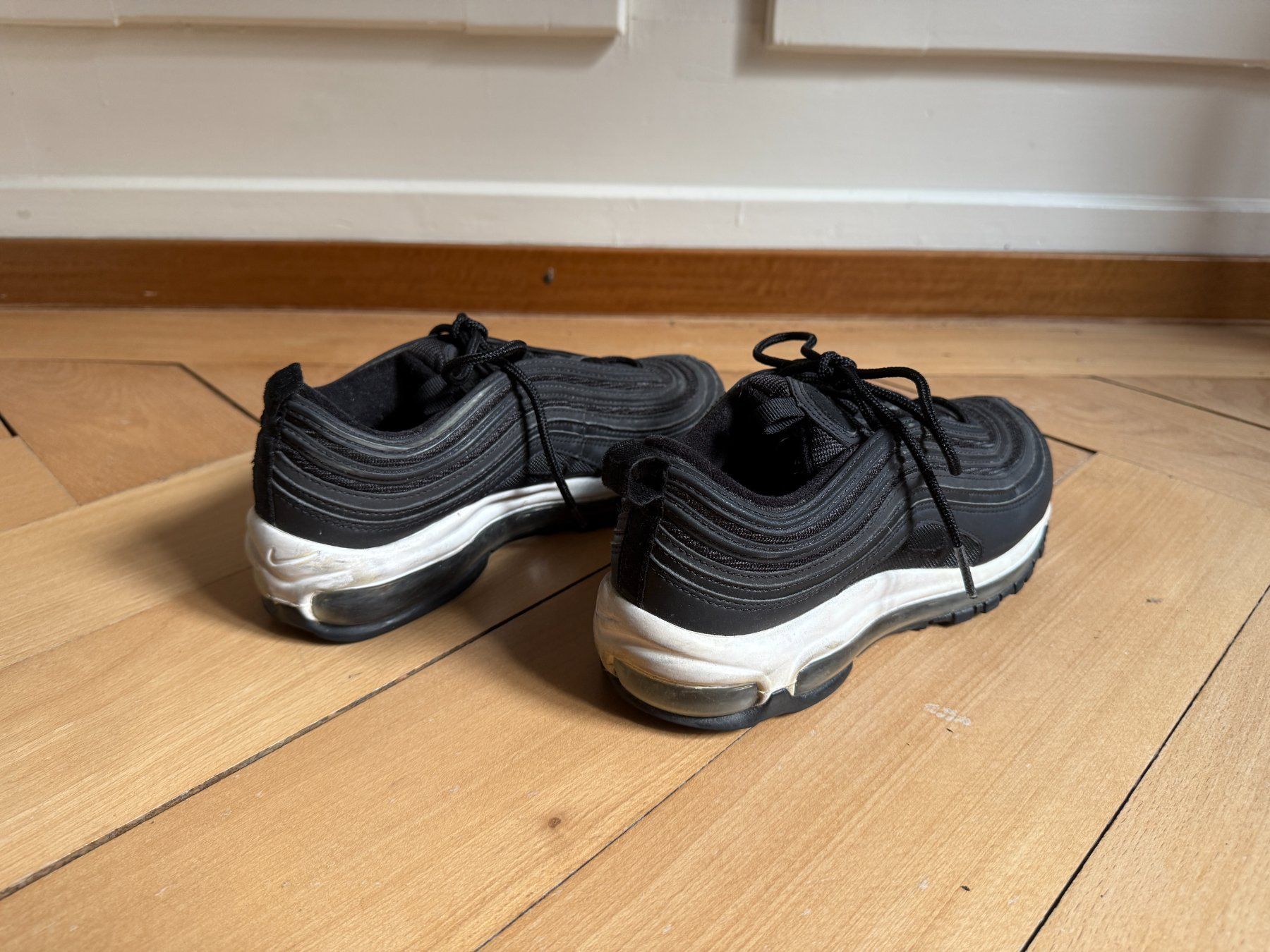 Nike Damenschuhe: NIKE - Sneaker schwarz 38.5 – Gebraucht aus Zürich von Diazaio 2