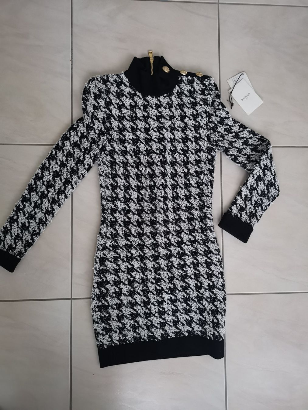 Balmain Vestiti: Balmain Mini Strickkleid 36 – Usato da Fehraltorf venduto da freeform2020