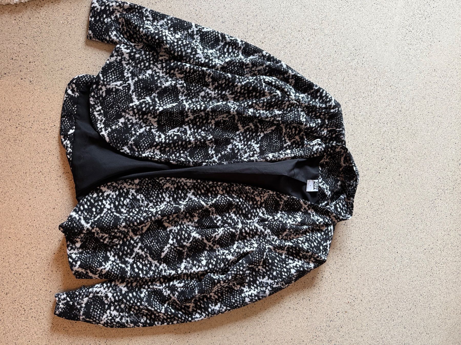 Vero Moda Giacche: Blazer Vero Moda – Usato da Langwiesen venduto da nin_7mt2
