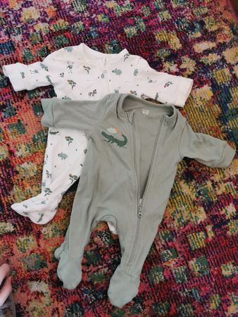 Lot de 2 pyjamas avec zipper 56 cm