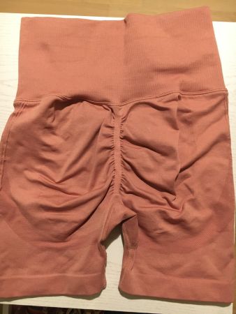 Peachy Passion scrunch shorts nude/pink S