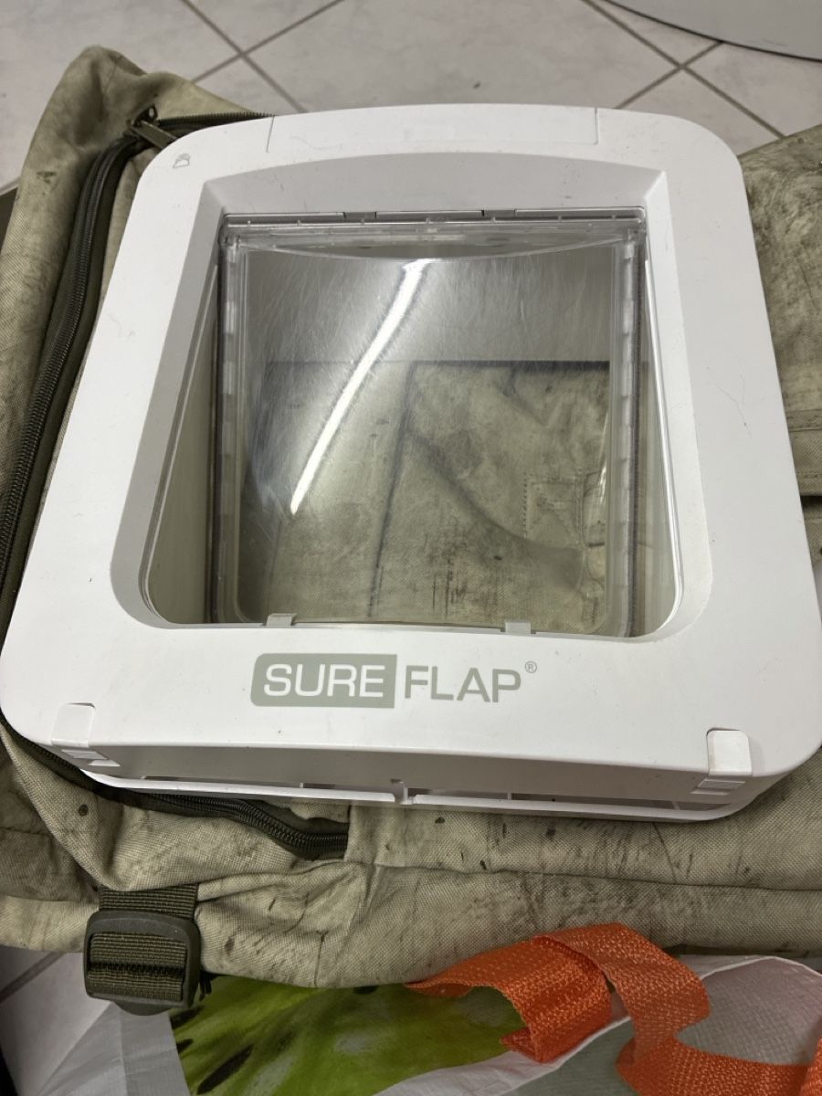 Katzenklappen: SureFlap Katzenklappe Model iMPD  – Gebraucht aus Herzogenbuchsee von Vtx18