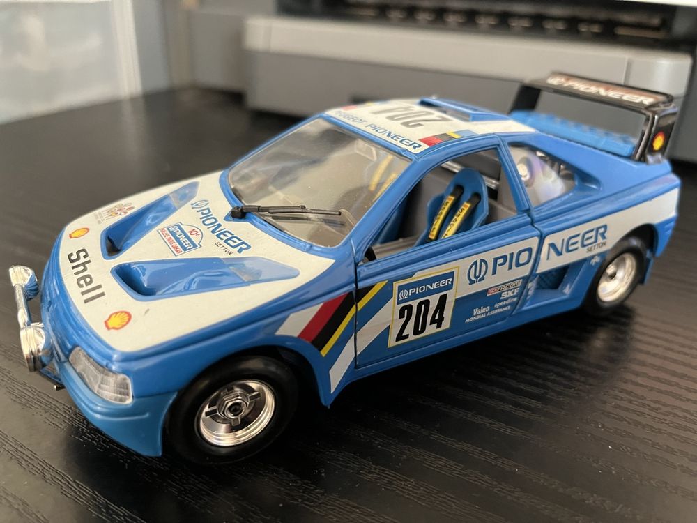 Modèle Réduit Peugeot 405 Turbo 16 Au 1/24 Par Burago - Occasion En Couleur Bleue