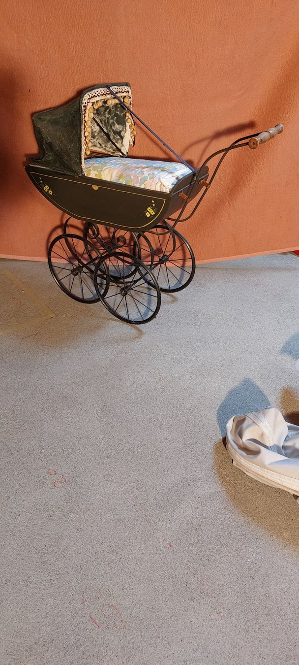 Carrozzine: Kinderwagen antik – Usato da Horw venduto da Zentral50 3