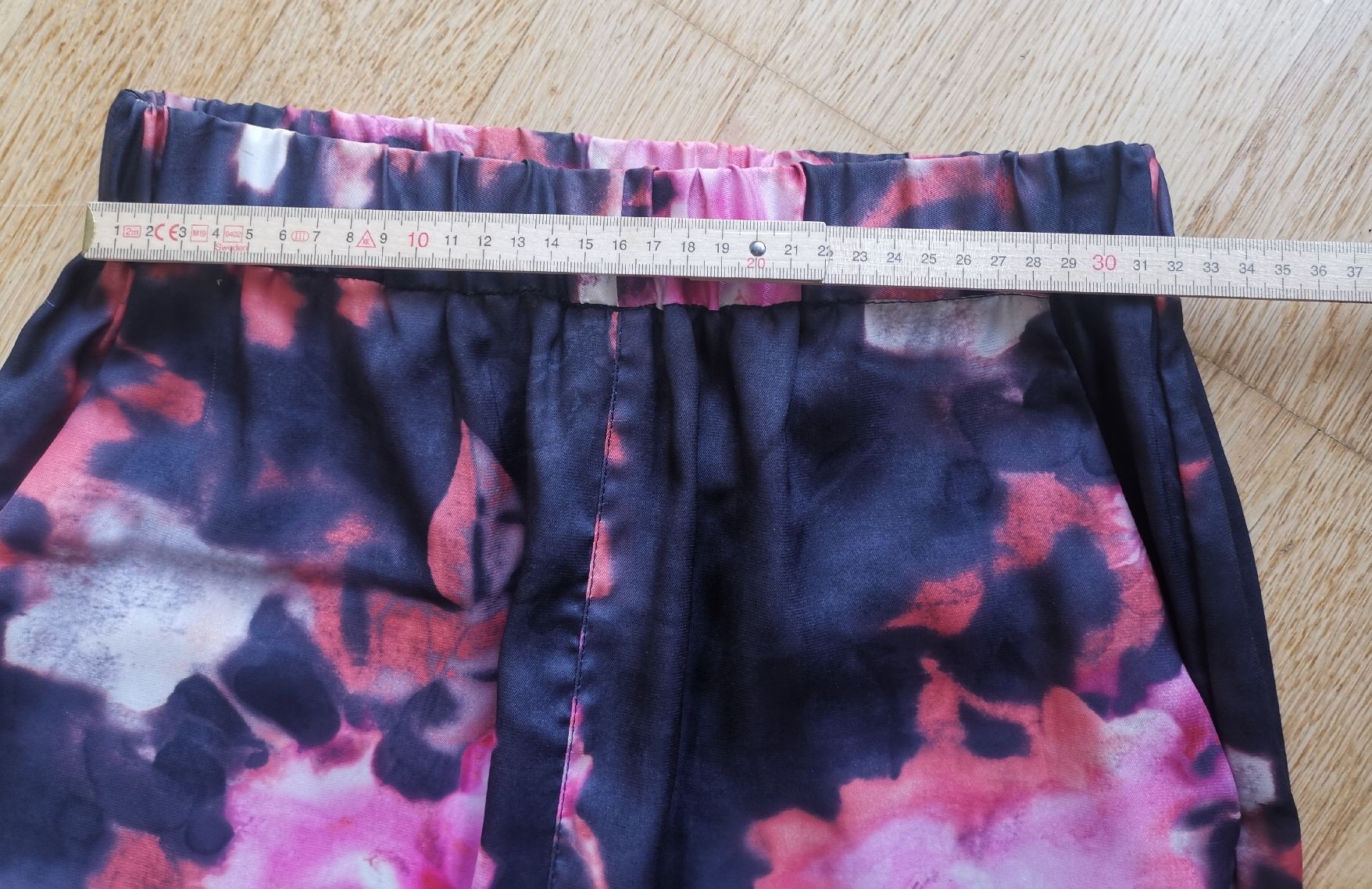Completi & Tailleur: MSGM Set, Hose und Bluse – Usato da Uerikon venduto da pink_flamingo 4