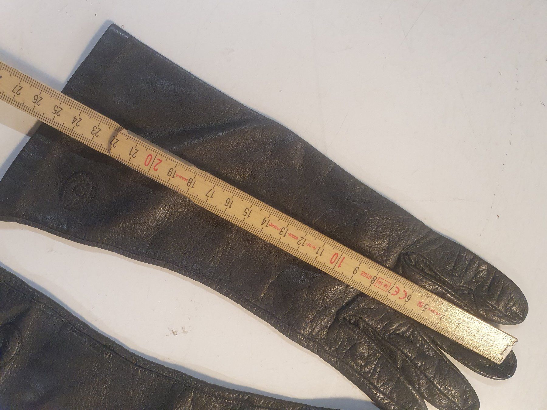 Guanti & manicotti: Damenhandschuhe Leder grau grösse 7 – Usato da Zürich venduto da loosebone 6