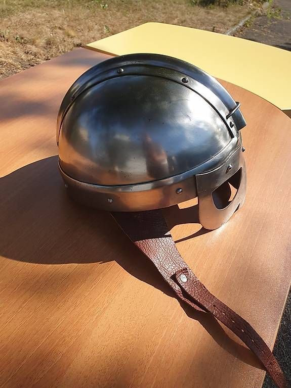 Antike Kleidung: Brillenhelm – Gebraucht aus Worb von Kalkrohr 2