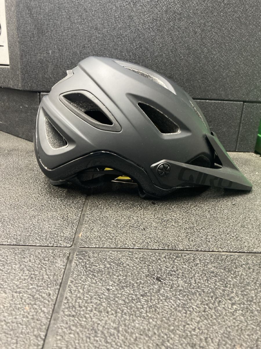 Giro Caschi: Giro Montaro Mips matte/gloss S – Nuovo (secondo la descrizione) da Zürich venduto da Barspin