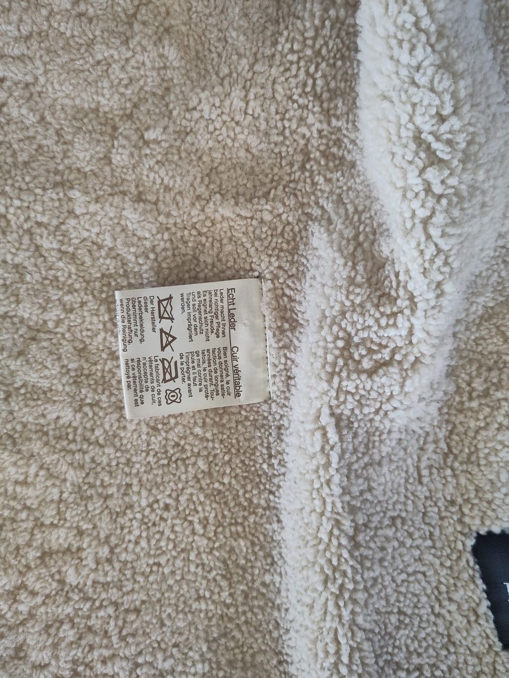 Cappotti: Manteau LEONARDO en cuir avec fourrure – Usato da Lausanne venduto da HelenaK 3