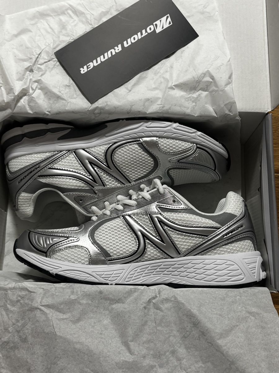 Scarpe da uomo: MOTION RUNNER PURE SILVER MoreMoneyMoreLove – Nuovo e nell'imballaggio originale da Glis venduto da fin_nhf6