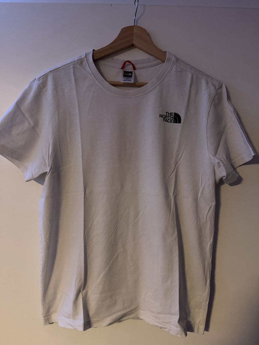 North Face T-shirt: T-shirt The North Face, Taille M – Usato da Boudry venduto da LuigiLoot 1