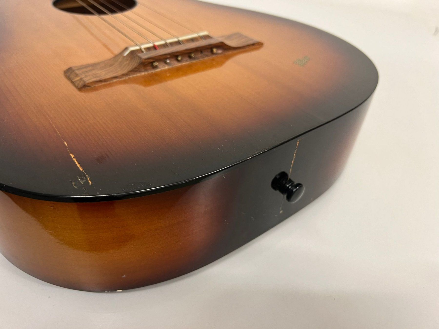 Strumenti musicali: Alte Gitarre mit Tasche – Usato da Bern venduto da latrouvaillebern 6