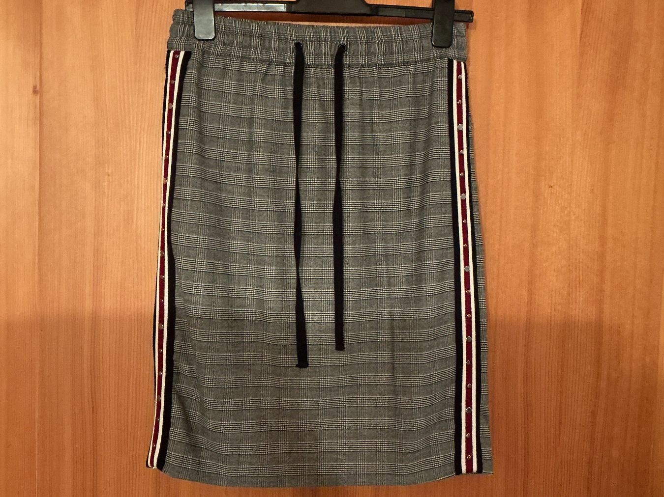Kooples Gonne: Jupe The Kooples Sport – Usato da St-Léonard venduto da ptita75