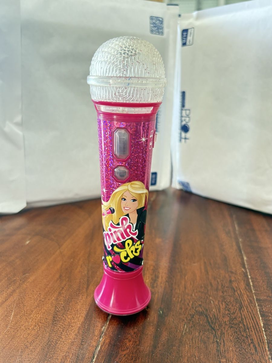 Giocattoli: Microphone rose Barbie "Pink Rocks" pour enfant – Usato da Vufflens-la-Ville venduto da newlifegva