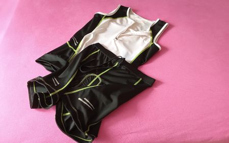 Gut erhaltenes Triathlon Set, ideal für den Sommer, S