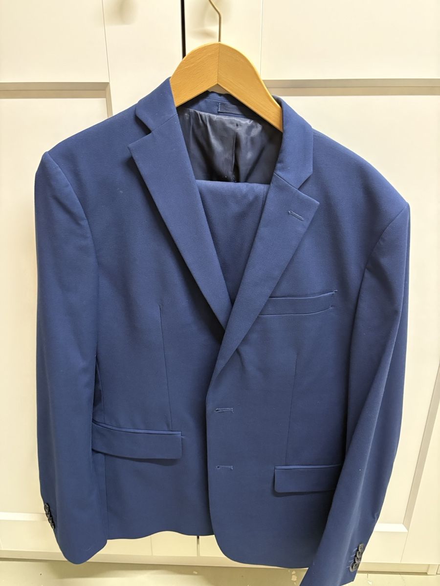 Mango Anzüge: Blauer Anzug Mango Neuwertig – Gebraucht aus Witterswil von gandia05