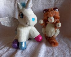 Zwei Stofftiere Einhorn und Katze  gebraucht