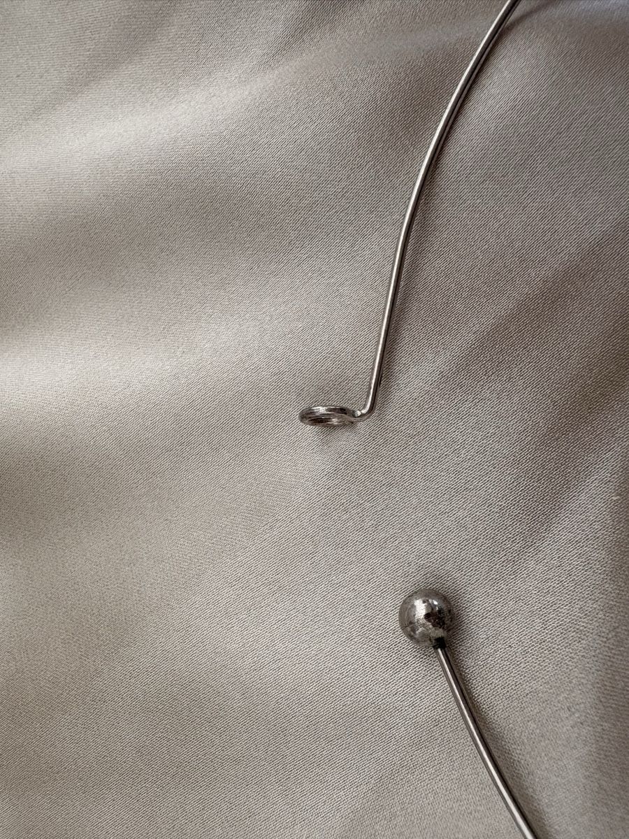 Catenine: Halsreif Silberfarben mit schwarzen Glasperlen – Usato da Zürich venduto da CICI-CuratedVintage 3
