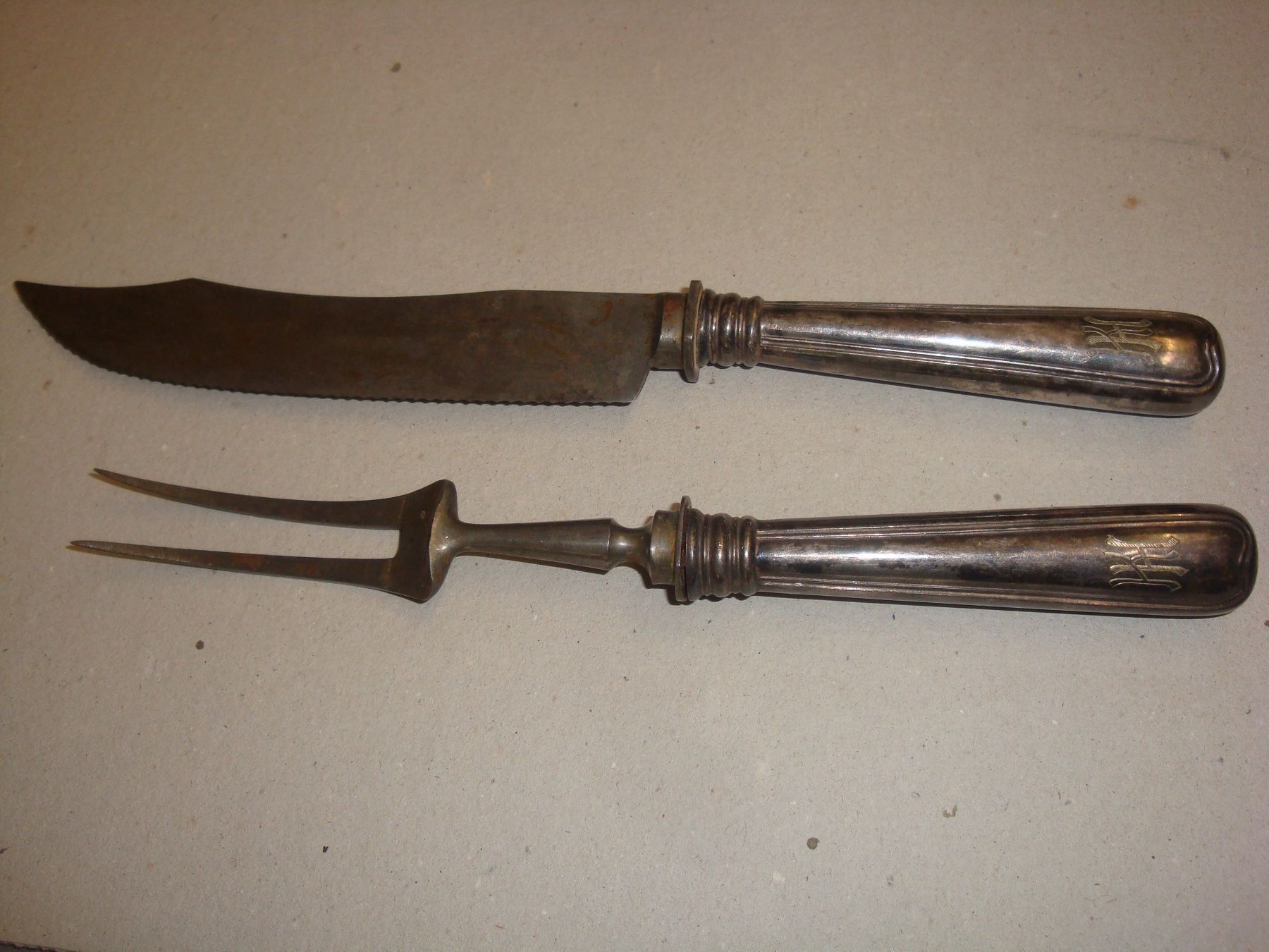 Set di posate: Vorlegebesteck, Gabel/Tranchiermesser – Usato da häusernmoos venduto da buc_8ftk