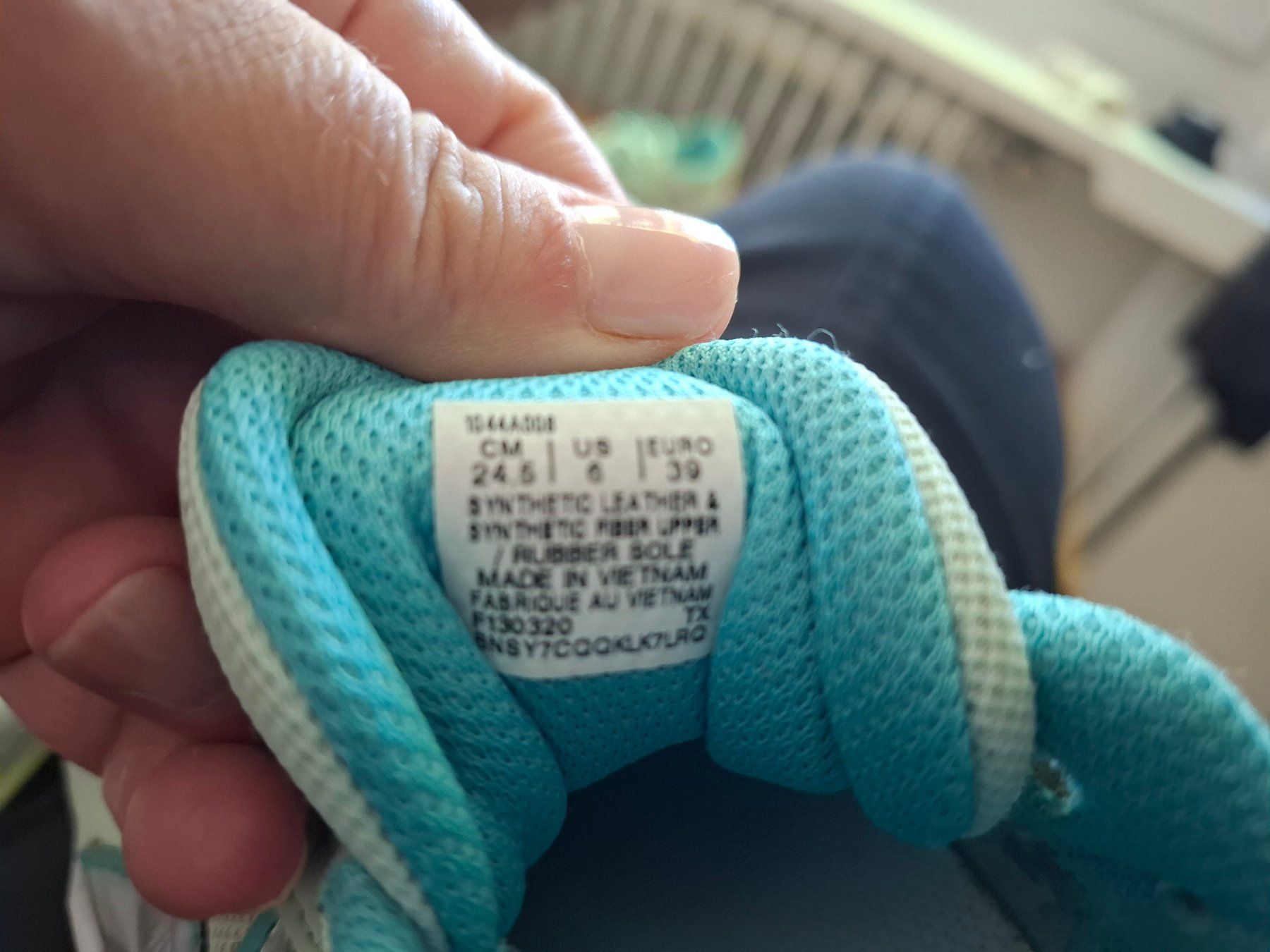 Asics Scarpe da donna: ASICS Schuhe Damen Grösse 39 – Usato da Birmensdorf ZH venduto da Ducati025 1