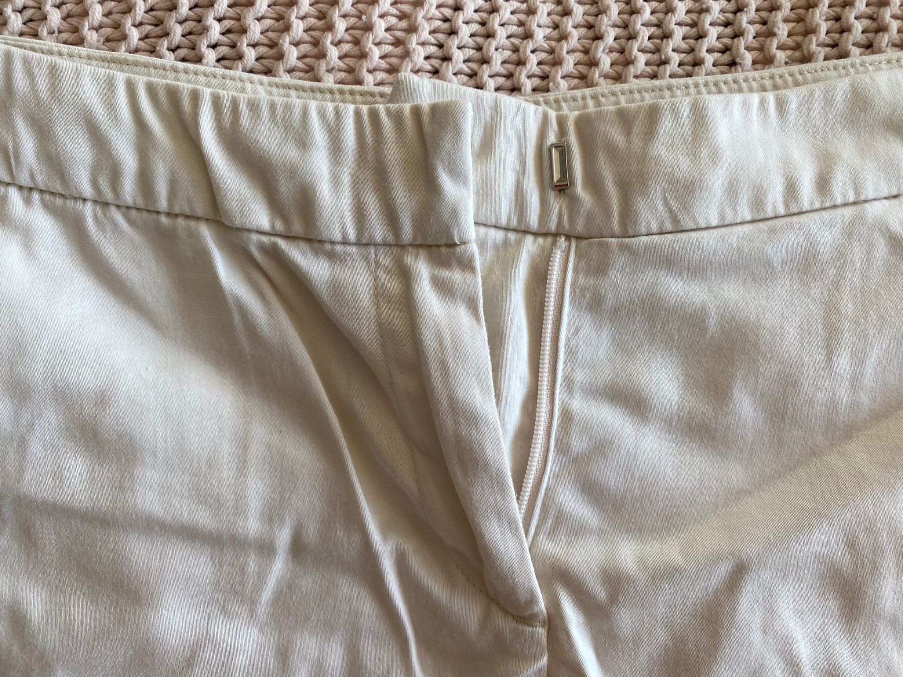 H&M Pantaloni: Short blanc cassé – Usato da Montreux venduto da iza_peche8 3