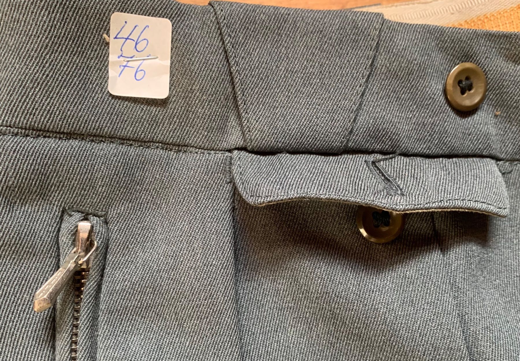Schweizer Armee Pantaloni: Offiziers-Reithose der CH Armee Grösse 46/76 – Usato da Goldingen venduto da Bergler012 2