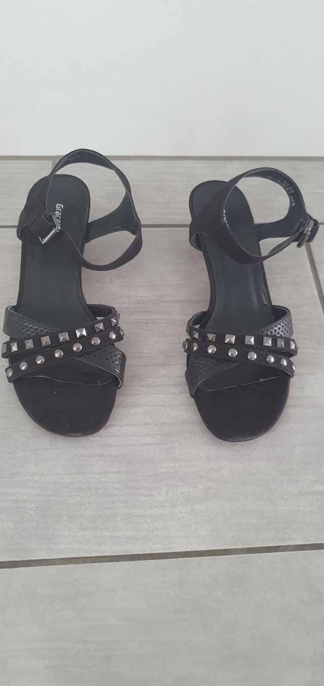 Graceland Damenschuhe: schwarze, neuwertige Sandalen, Gr. 37 – Neu (gemäss Beschreibung) aus Wallenwil von Rainbow45