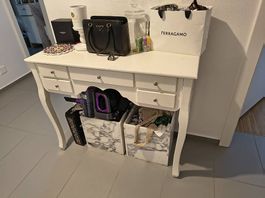 Weisser Schminktisch / Sideboard