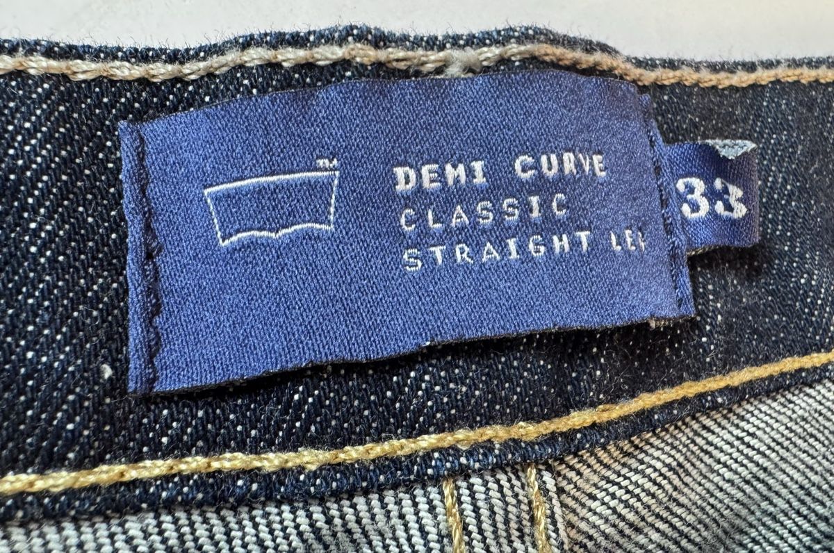 Jeans: Levi's Jeans, neu. Gr. 33, dunkelblau – Nuovo (secondo la descrizione) da Wildberg venduto da wild59 5