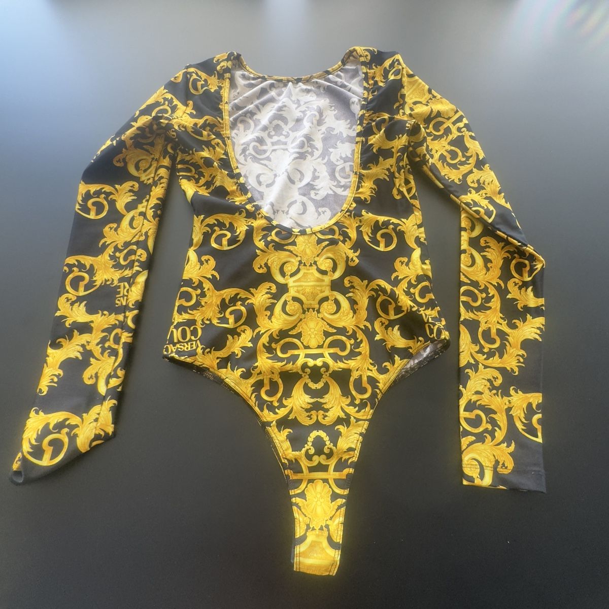 Versace Camicette: Versace Jeans Couture Body Grösse S/36 – Nuovo (secondo la descrizione) da Worblaufen venduto da fortuna.. 3
