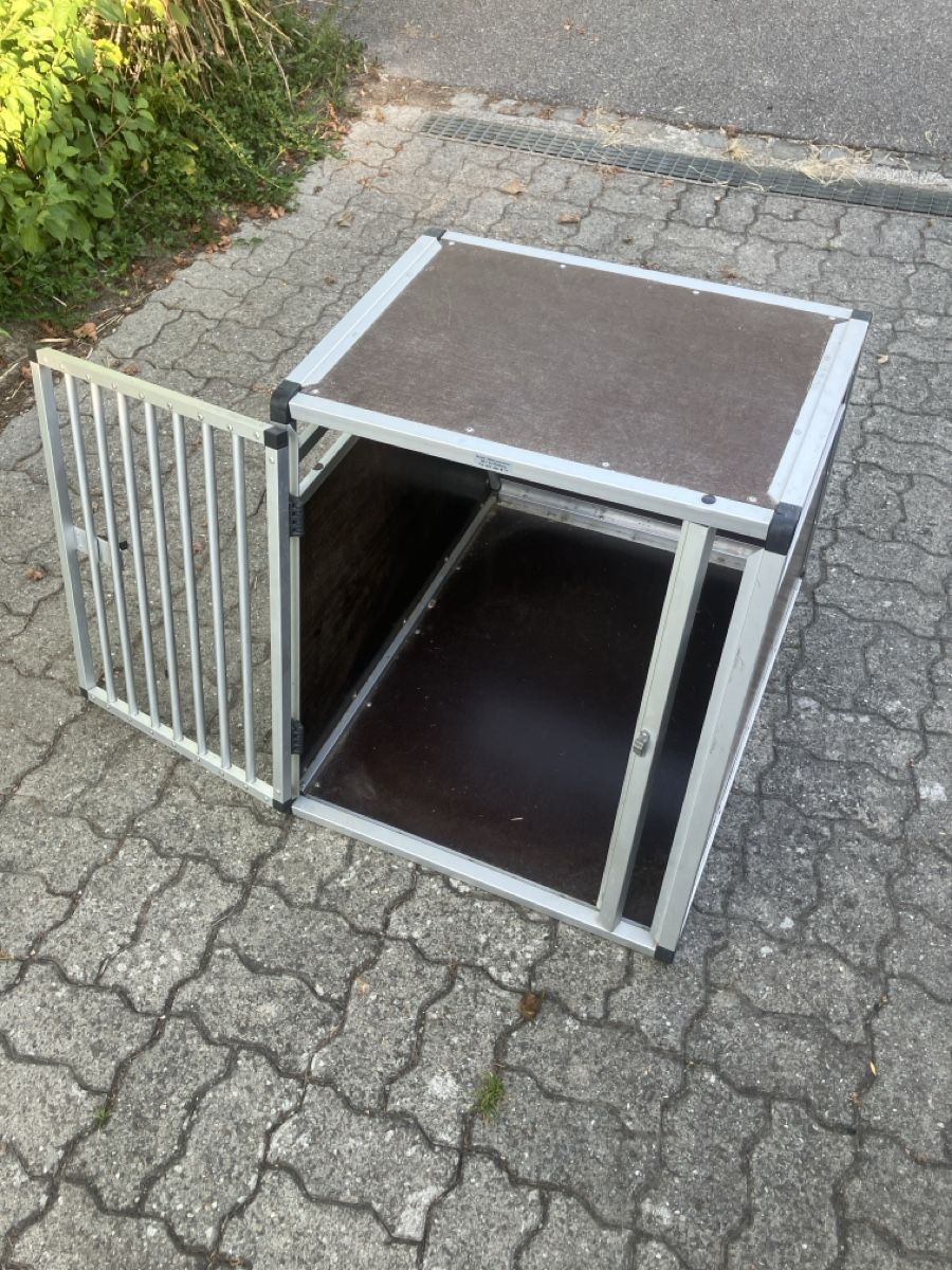 Gabbie, trasporto & Sicurezza: Hundetransportbox Aluminium Holz gebraucht – Usato da Schalunen venduto da Entengruetze