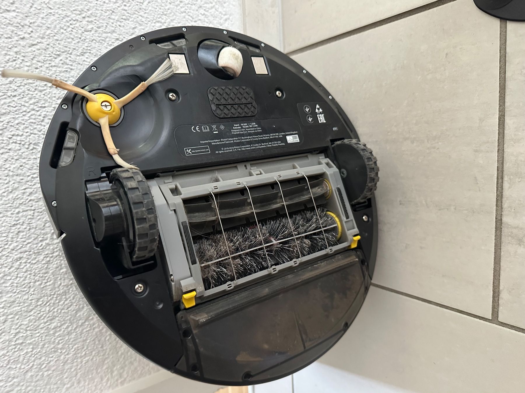 Irobot Staubsauger & Zubehör: Saugroboter iRobot Roomba schwarz – Gebraucht aus Thalwil von Wilhelm85 2
