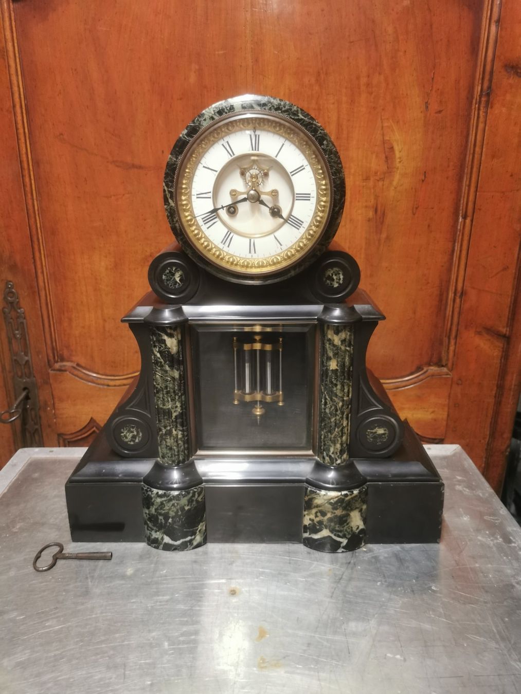 Orologi da terra & Orologi da parete: Garniture de cheminée Marbre Noir et Vert – Usato da Wittenheim venduto da LeGrenierdeSam 1