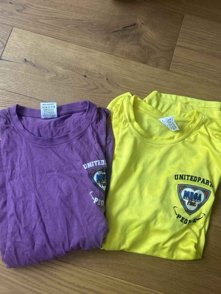 T-shirt: 2 Mega Park TShirt M – Usato da Fraubrunnen venduto da alne777