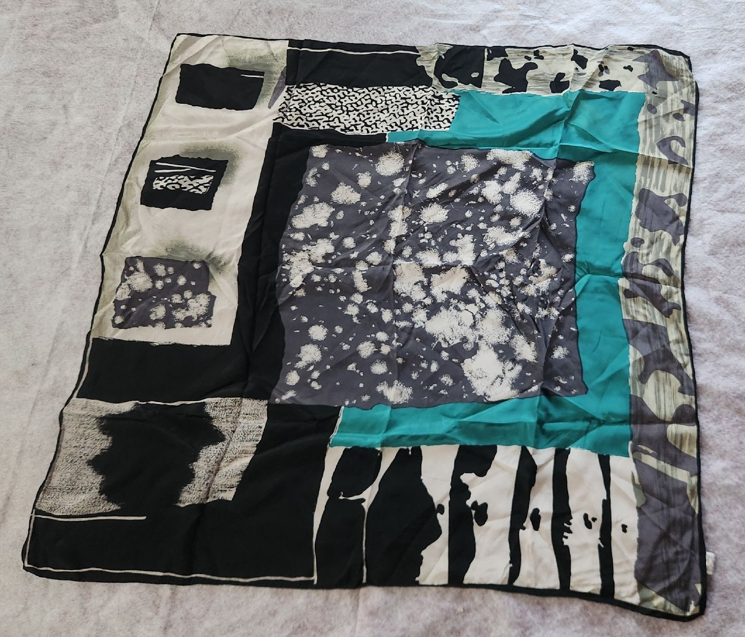 Foulards, Tücher & Schals: Foulard en soie multicolore abstrait  – Gebraucht aus Niedergösgen von Eva2410 1