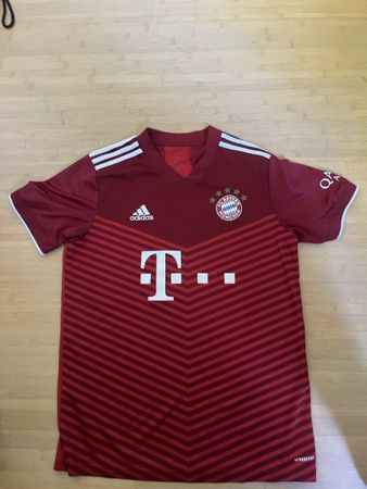 FC Bayern München Trikot, Saison 2021/2022