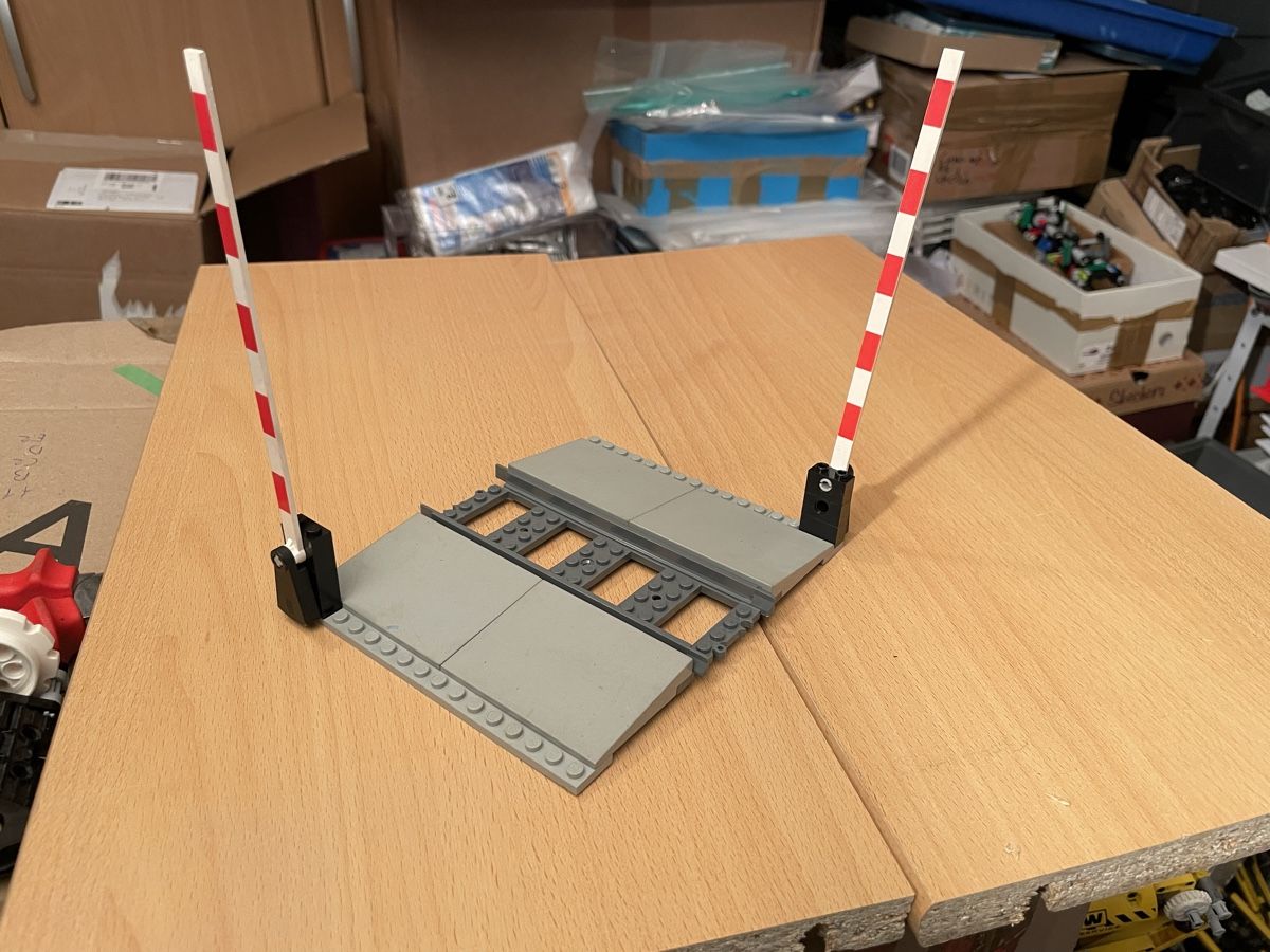 Lego Kit di costruzioni: LEGO EISENBAHN BAHNÜBERGANG für 9 oder 12 VOLT – Usato da Airolo venduto da Bagaion99 2