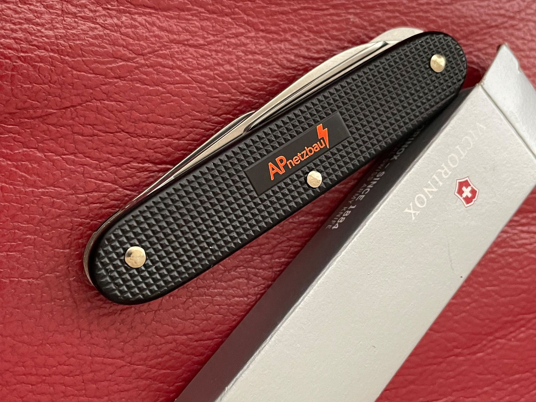 Victorinox Taschenmesser: Victorinox neu – Gebraucht aus Pratteln von  8
