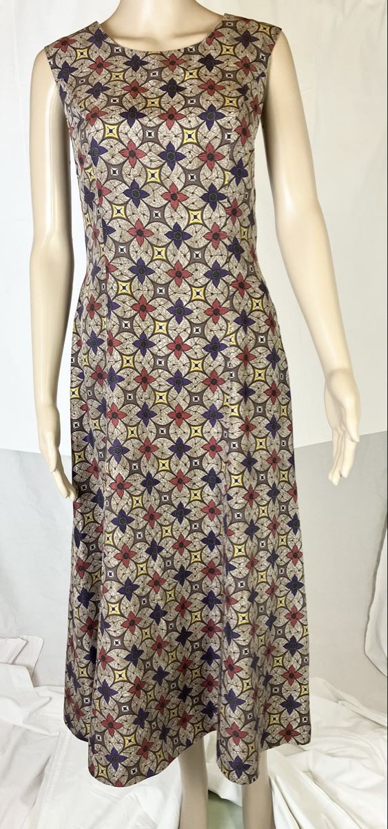 Robes: Ensemble Gr.36 – D'occasion à Mürren par Ne-le