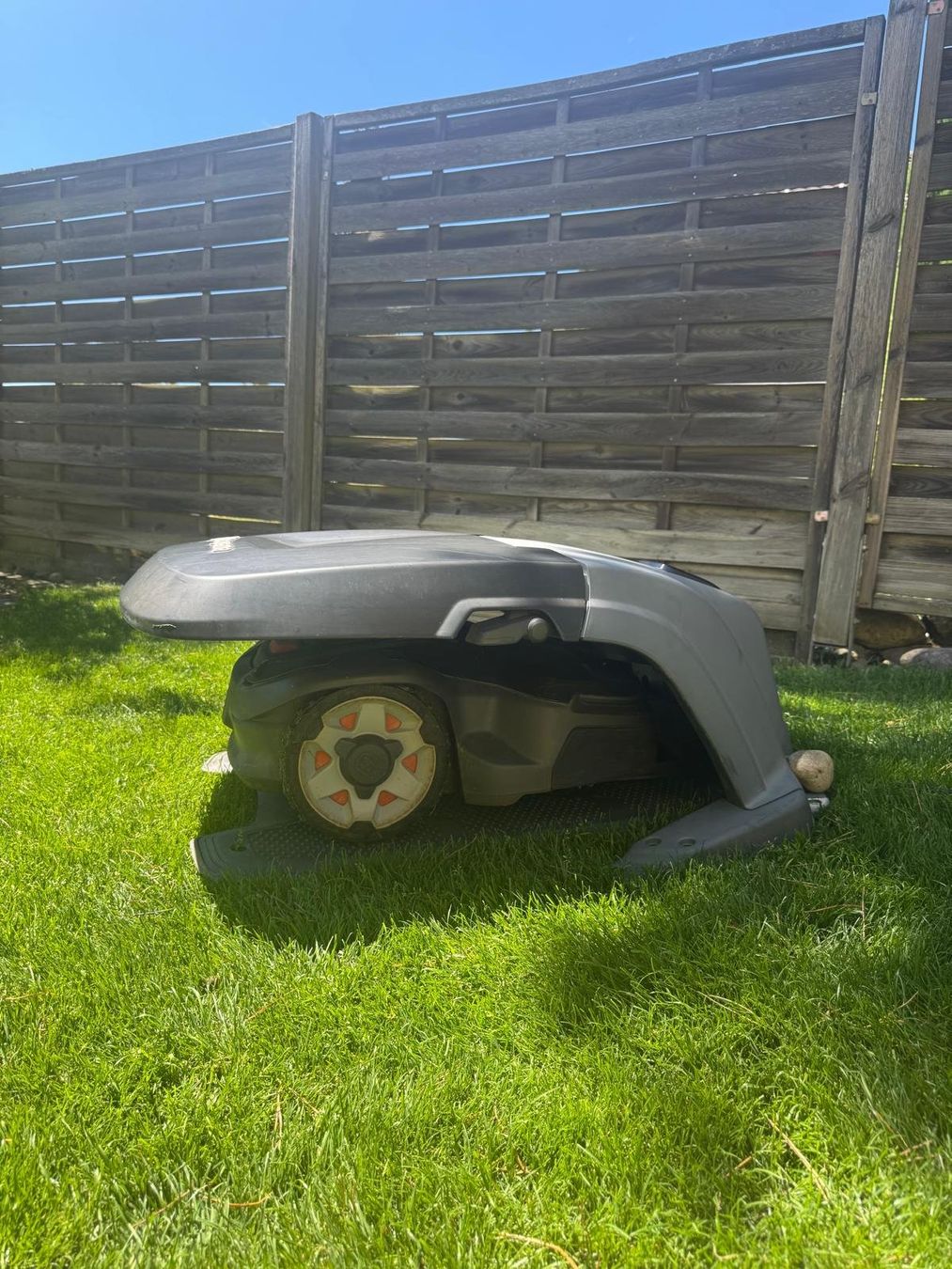 Husqvarna Tondeuses à gazon: Husqvarna Automower 415x – D'occasion à Nürensdorf par mar_hy9g