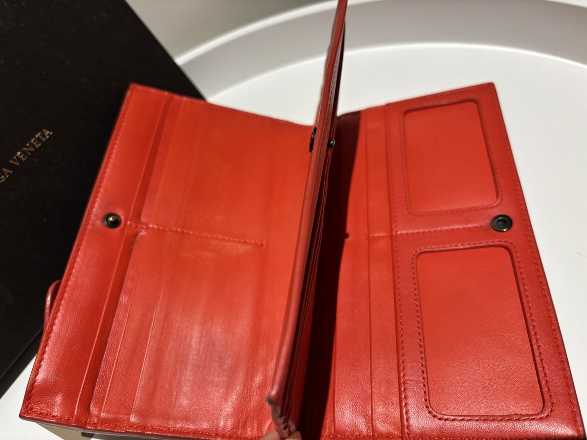 Bottega Veneta Portafogli: Bottega Veneta Limited Edition Intrecciato Red Python Wallet – Usato da Winterthur venduto da Atelier.W 6