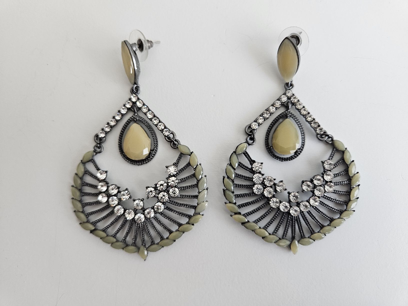Orecchini pendenti & Orecchini a lobo: Elegante Ohrringe, funkelnder Modeschmuck – Usato da Schlieren venduto da lej_86 2